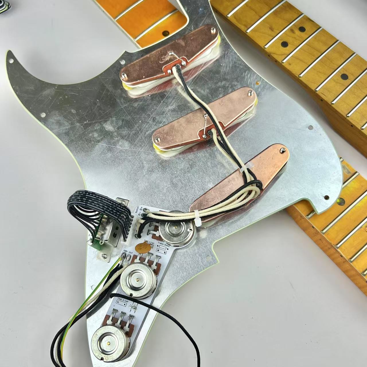DIY Guitar ST Pickguard Kit SS - огляд і ціна Diy Guitar Electronics Kit